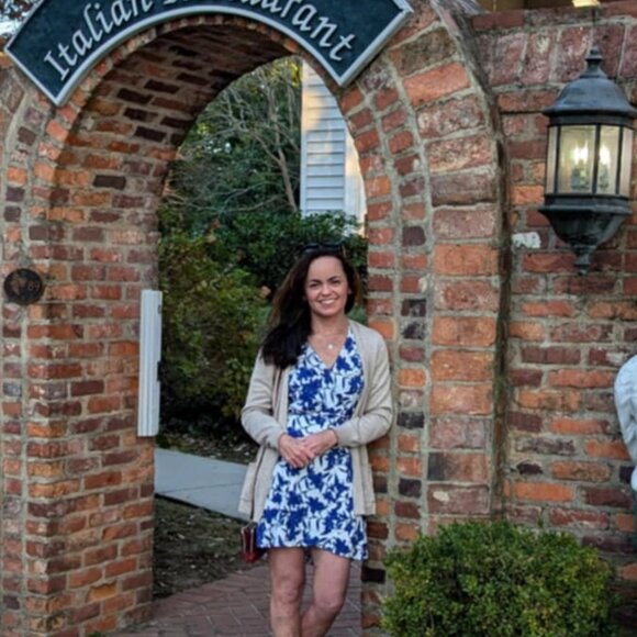 Meet your Posher, Liz - Picture 1 of 1